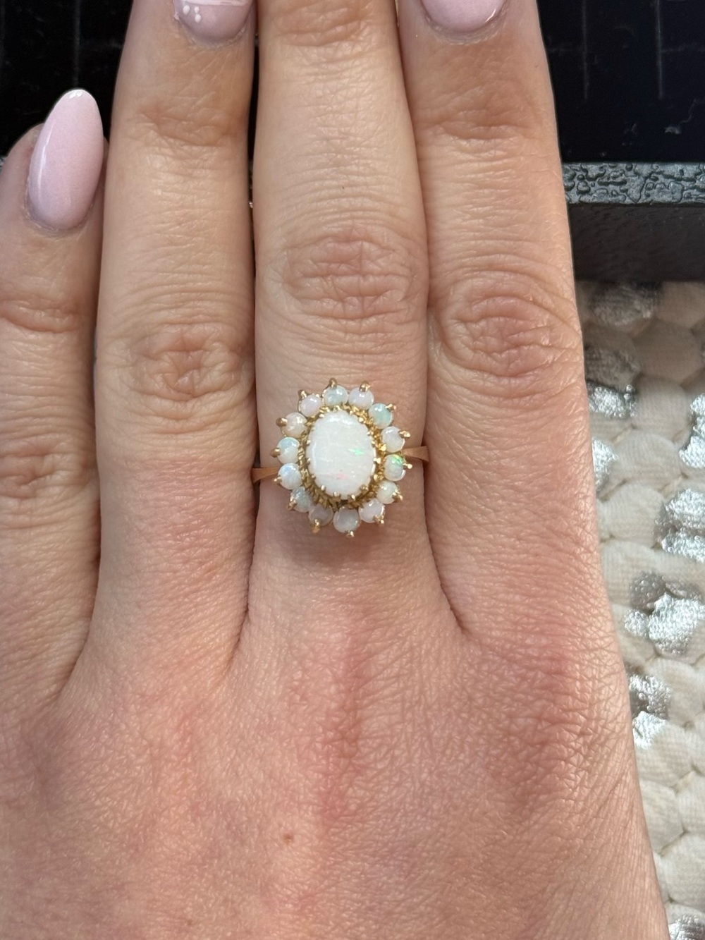 Beautiful, vintage 14k Opal Ring